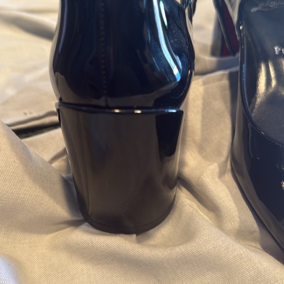 New without Box Christian Louboutin Mary Jane heels size 39 black patent - Picture 4 of 4
